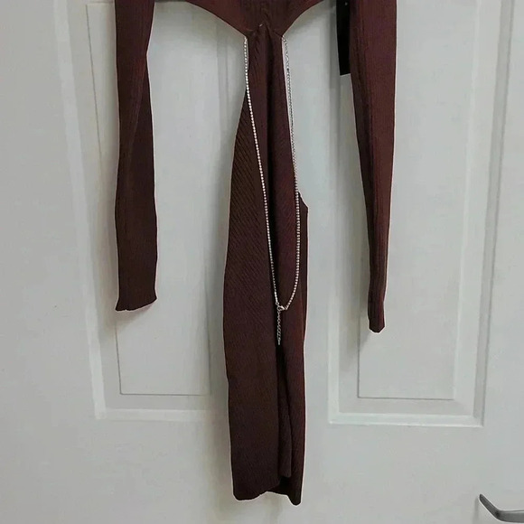 NWT h:ours Caeden Knit Dress with Chain in Chocolate - Picture 4 of 13